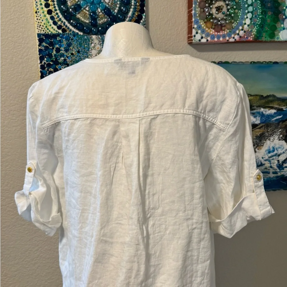 Ellen Tracy White V-Neck Top with Gold Accents - Picture 4 of 6